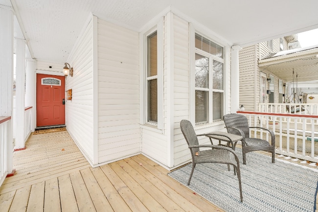 Photo - 1090 Michigan Ave