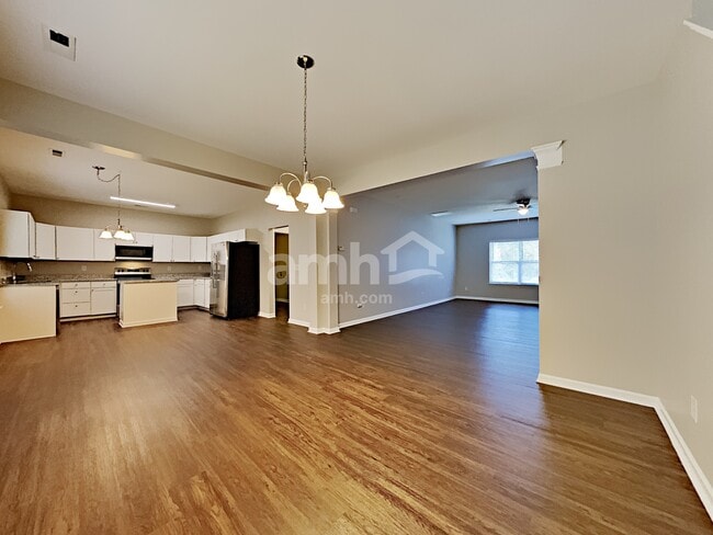 Photo - 205 Flanders Dr