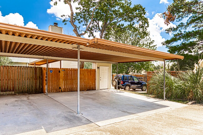 Photo - 9821 Siegen Ln