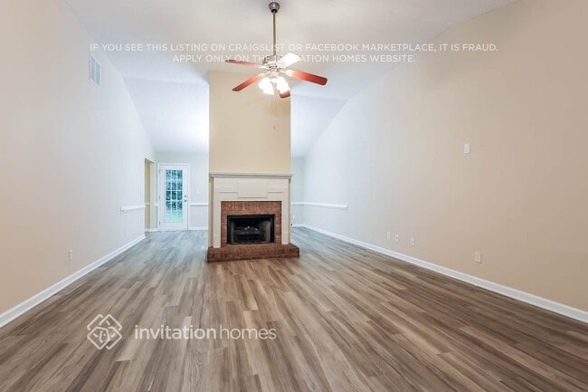 Photo - 303 Peachtree Cir