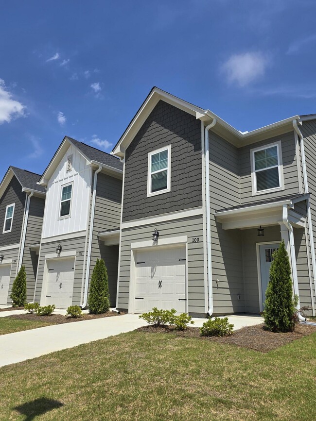 Building Photo - Brightside at Cloverleaf Rental