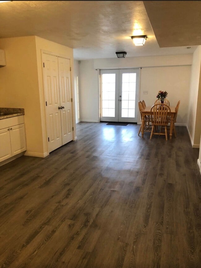 3276 Cedar Grove Ln