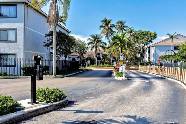 Photo - 9288 W Atlantic Blvd Unidad 1125