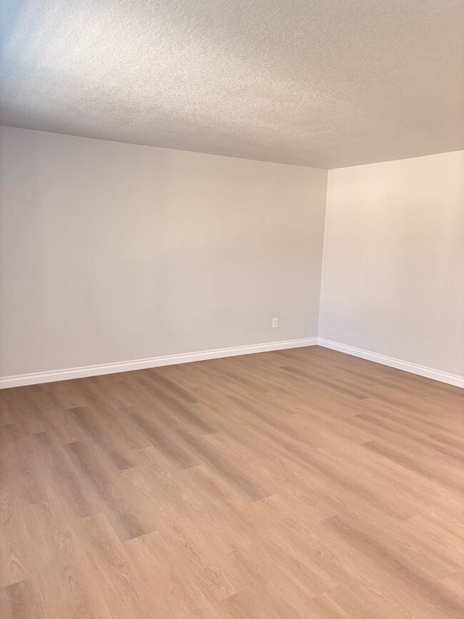 Photo - HALF MONTH FREE OF RENT Beautifully Remode...
