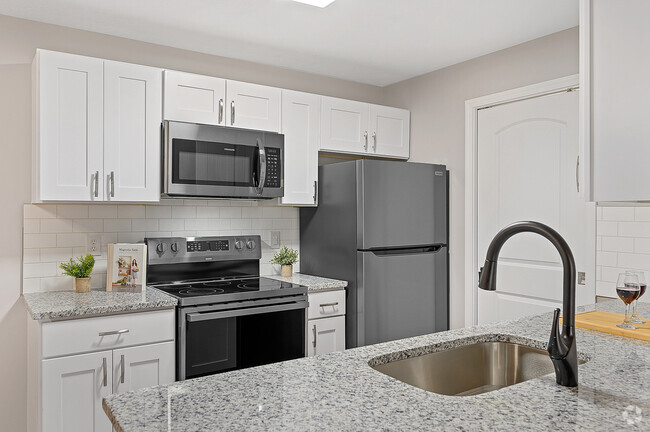 Beautifully Renovated Kitchens - Bridgewater Crossing Rental