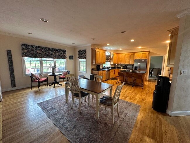 Photo - 1320 Club House Dr