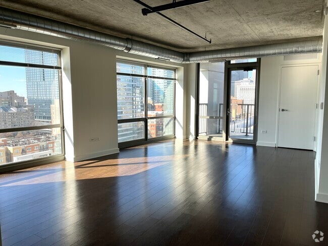 Building Photo - 800 S Clark St Rental