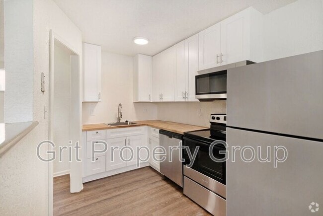 Building Photo - 6924 N Olive St Rental