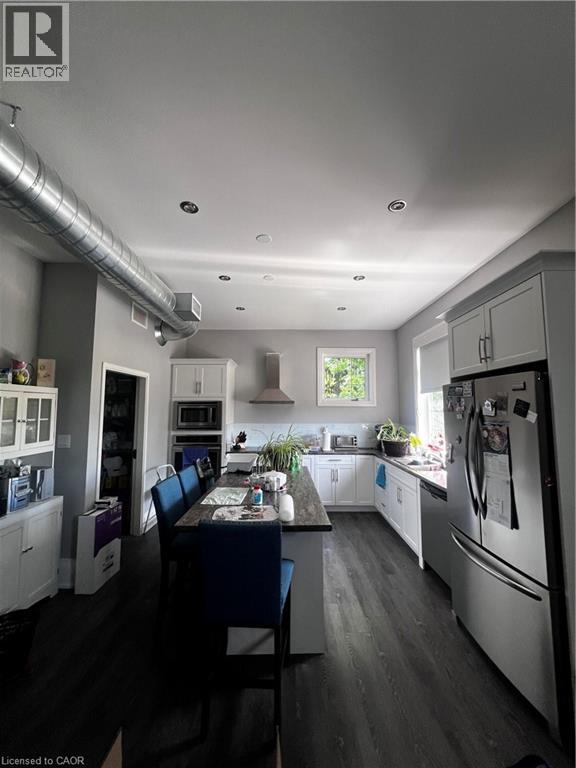 Photo - 71 Wilson St E