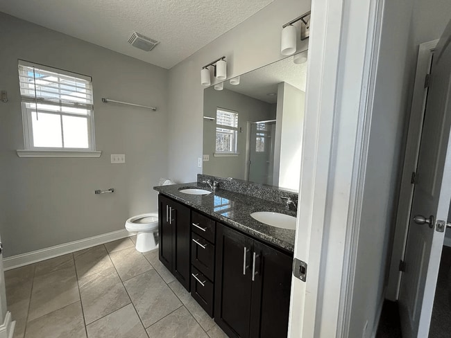 Photo - FALL MOVE-IN SPECIAL: 50% OFF 1st MONTH'S ...