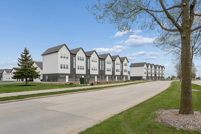 Photo - 1580 Main