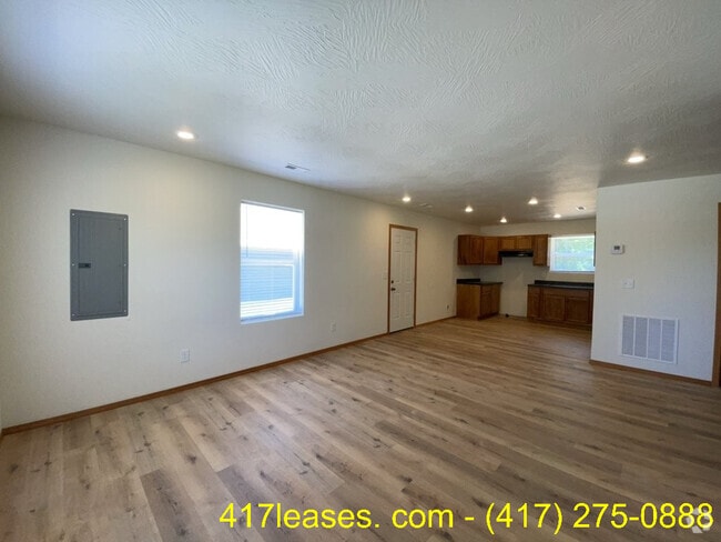 Building Photo - 2320 N Taylor Ave Rental