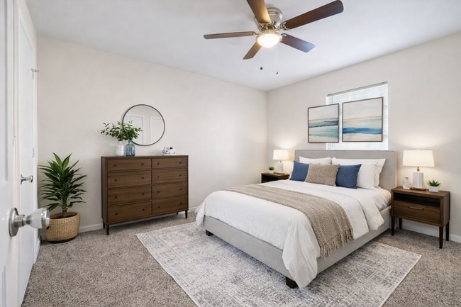 Building Photo - Spacious 2BR with Walk-In Closet, Washer/Dryer & Open Living Area Unit E