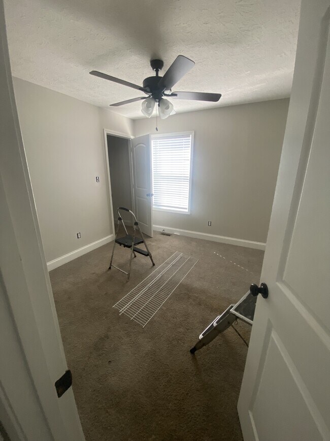 Photo - 485 Labrador Dr