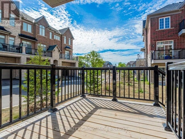 Photo - 29 Creekvalley Ln