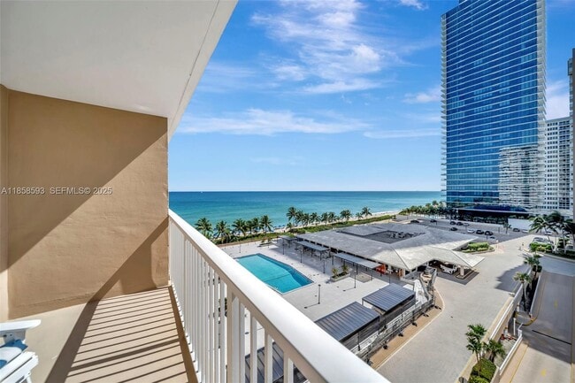 Building Photo - 1950 S Ocean Dr Unit 7G