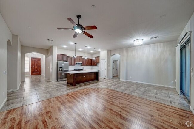 Building Photo - READY TO VIEW NOW! Remodeled-Huge 5 Bedroo... Rental
