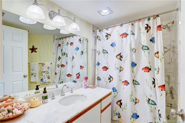 Photo - 233 NE Edgewater Dr Unit 204