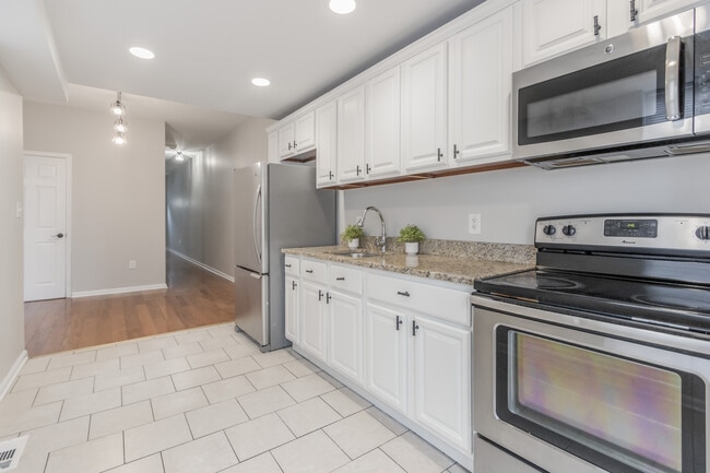 Photo - 1235 N Bond St