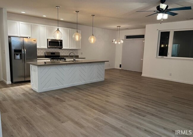 Photo - 861 Farrier Pl