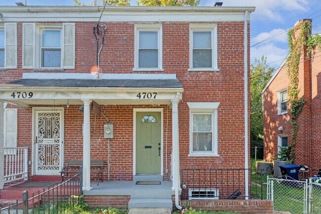 Photo - 4707 B St SE
