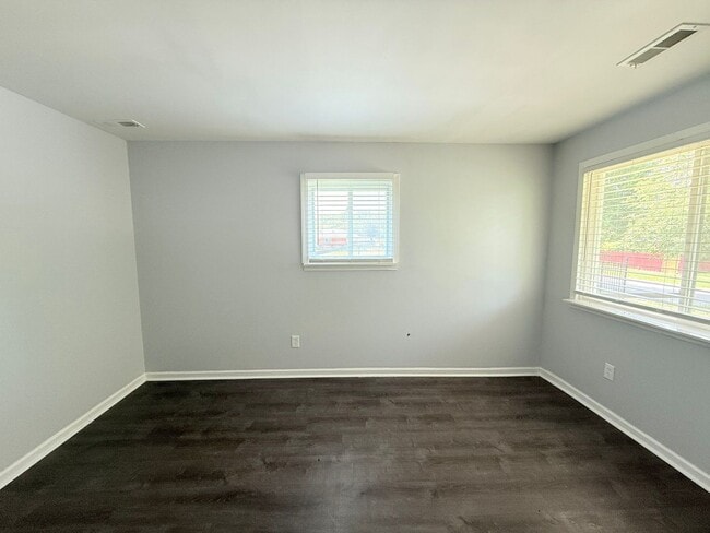 Photo - Freshly Renovated 3-Bedroom Home – Quality...