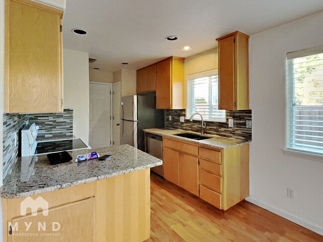 Photo - 20654 SW Sun Drop Pl