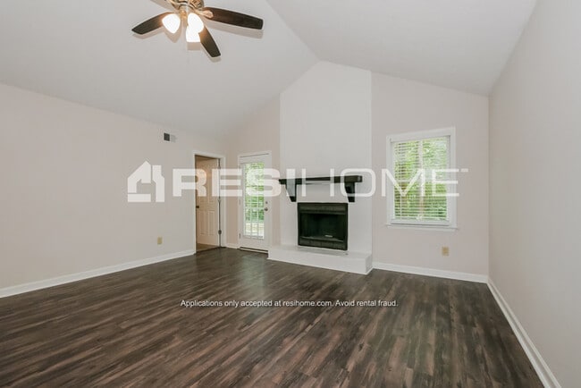 Photo - 10 Homeport Dr