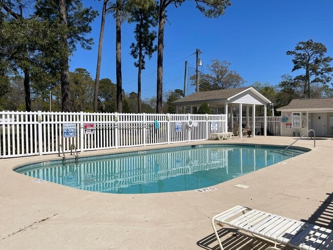 Photo - Four-month rental - Furnished Two Bedroom Condo at Eastport on Waterway!