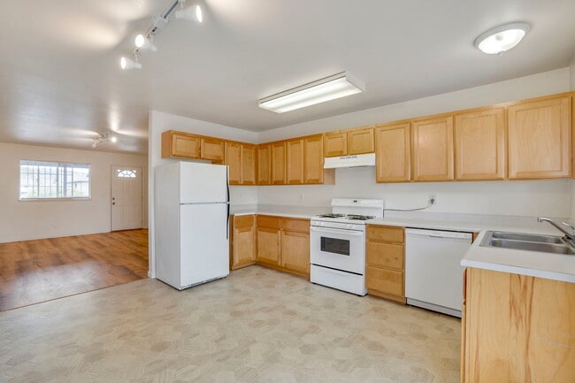 Photo - 1445 Larissa Cir