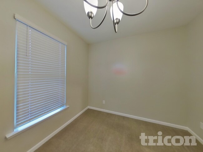 Photo - 174 Southwind Cir