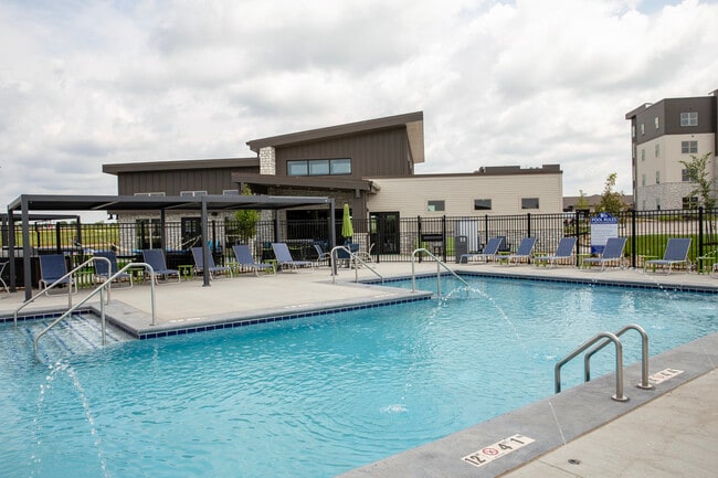 Resort-Style Pool - The Emory North Liberty