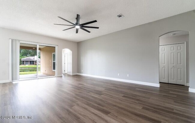 Photo - 557 Grand Parke Dr