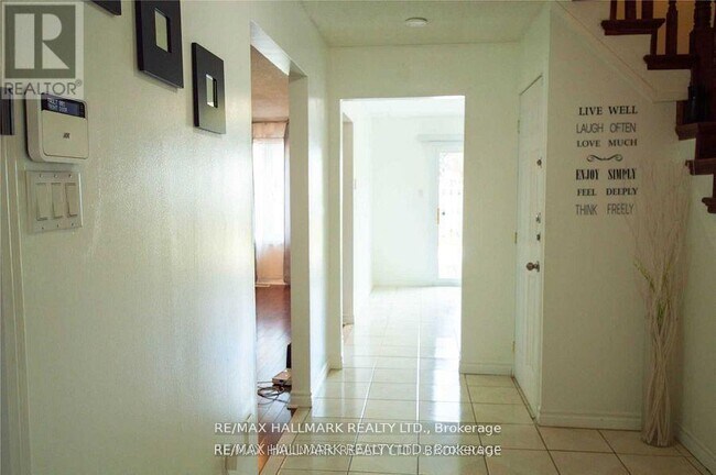 Photo - 71 Ecclestone Dr