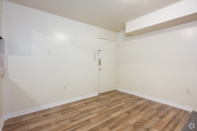 2BR, 1BA - 1,003SF - Dining Room
