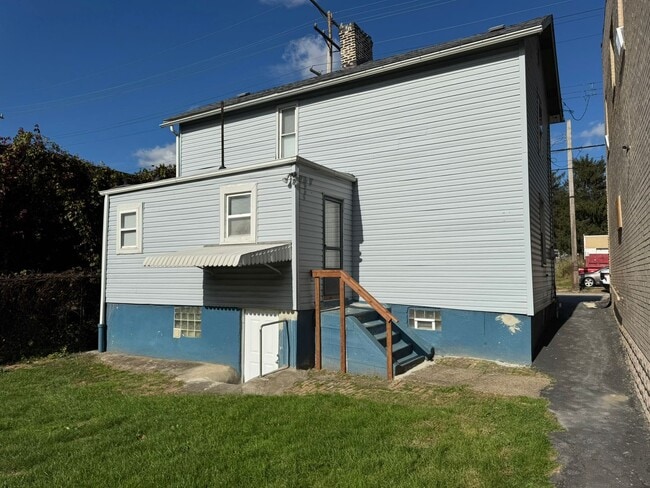 Photo - Fully Updated 3-Bed 1-Bath House w/ Covere...