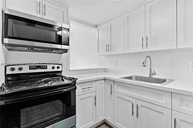 Photo - 1351 SW 4th St Unit 8