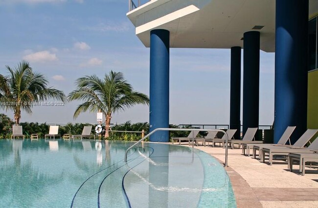 Photo - 185 SW 7th St Unit 1600