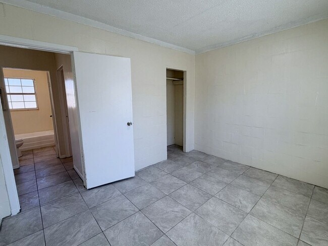 Photo - 1341 Winnifred St