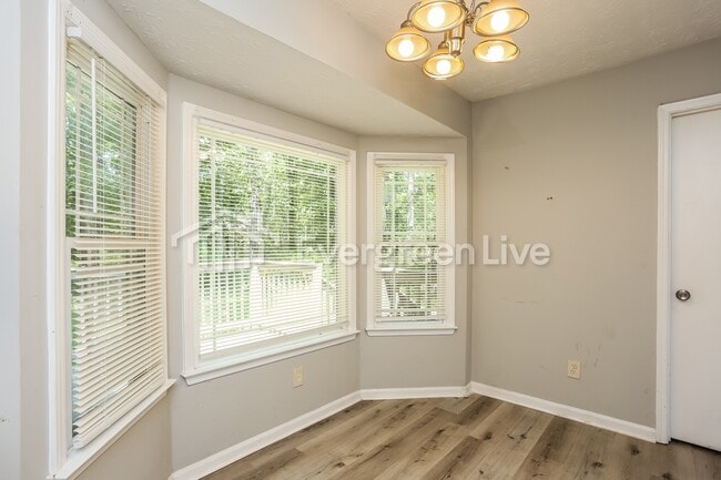 Photo - 3631 Pennington Dr SE