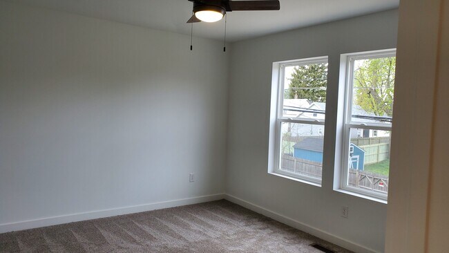 Bedroom - 1302 Pleasant St Unit B