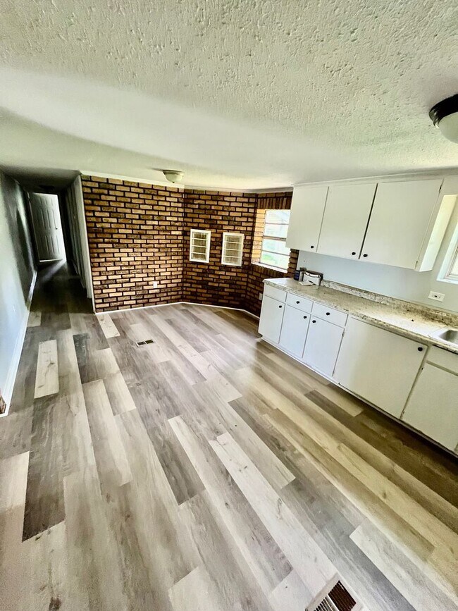 Photo - 3301 Diana Dr Unit 3301 Diana Drive