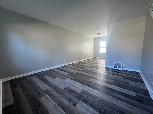 Photo - 124 Locust St