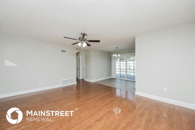 Photo - 881 Evangeline Ave