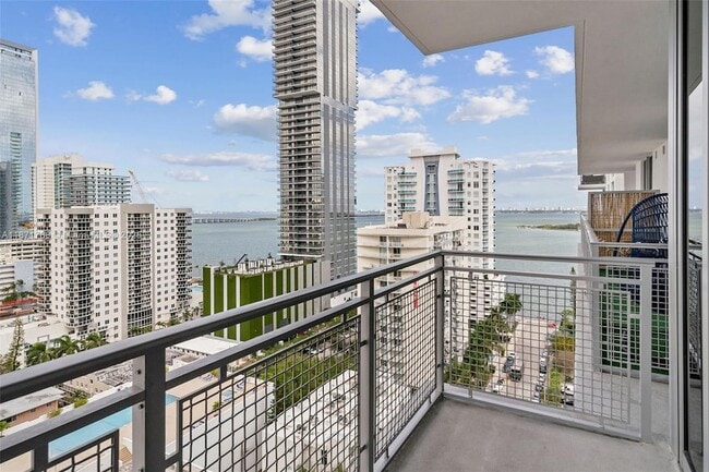 Building Photo - 2150 N Bayshore Dr Unit 1009 Rental