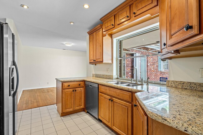 Photo - 931 NW 9th Ct