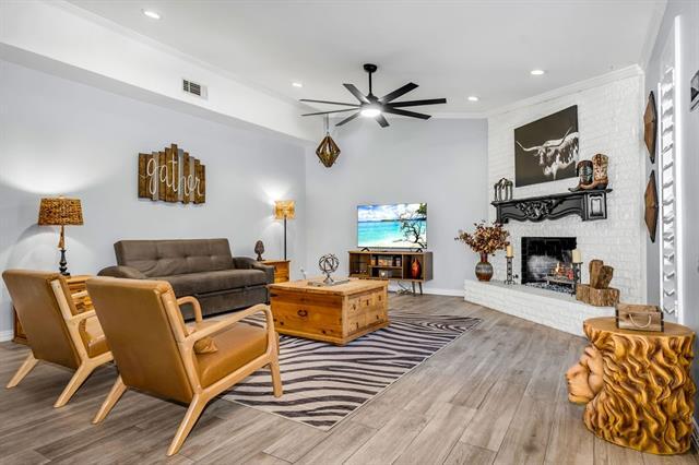 3330 Timberview Rd