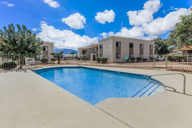 Falcon Court Apartments