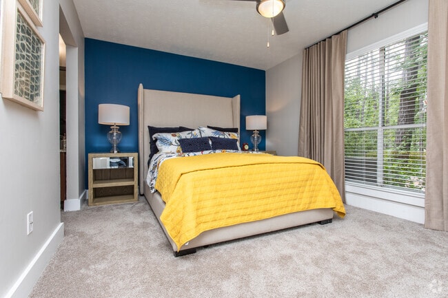 2HAB, 2BA - 1,000 ft² - Harbor & Pine