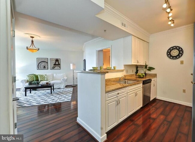 Building Photo - 555 Massachusetts Ave NW Unit 1301 Rental